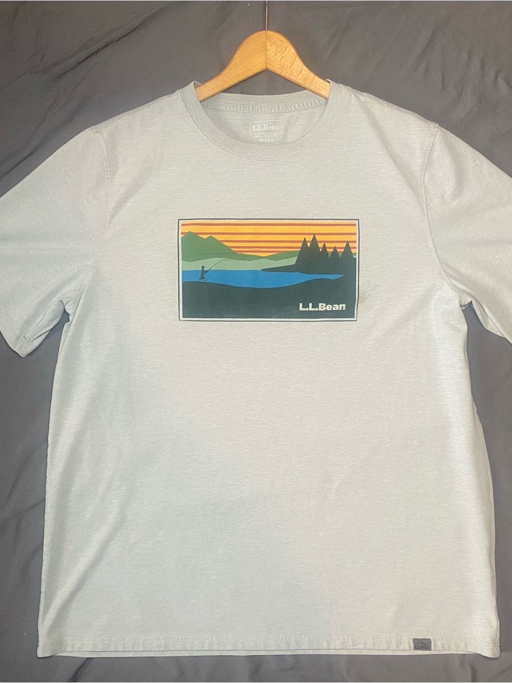 L.L. Bean Gray Graphic Logo T Shirt Men’s Size Medium Slightly Fitted Fishing